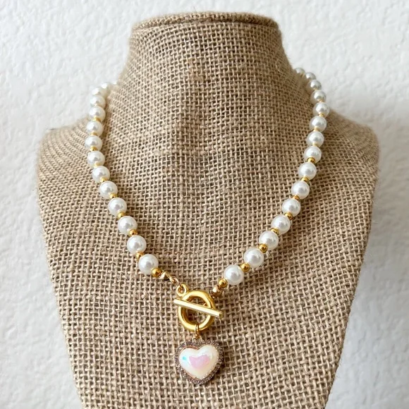NEW | faux pearl necklace with a heart pendant - Picture 1 of 6